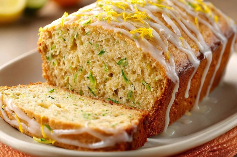 Saftiger Zitronen-Zucchinikuchen