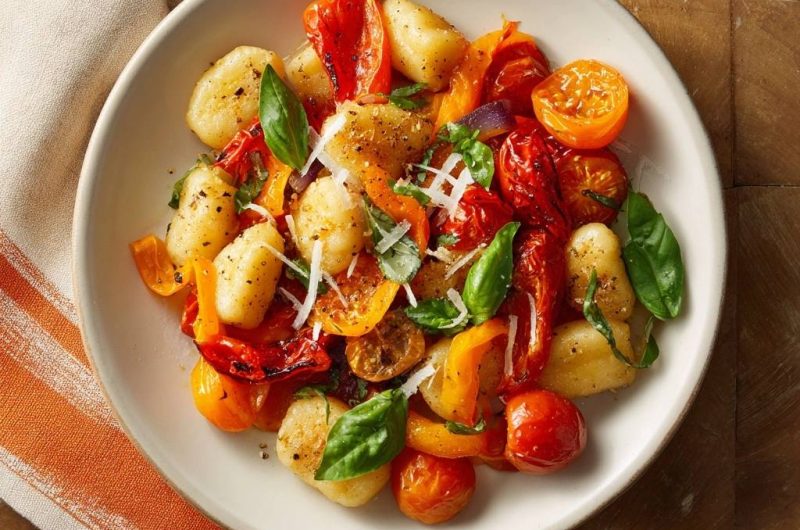 Knusprige Gnocchi mit geröstetem Paprika-Gemüse