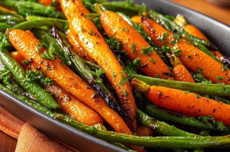 Karamellisierte Karotten & knackige grüne Bohnen