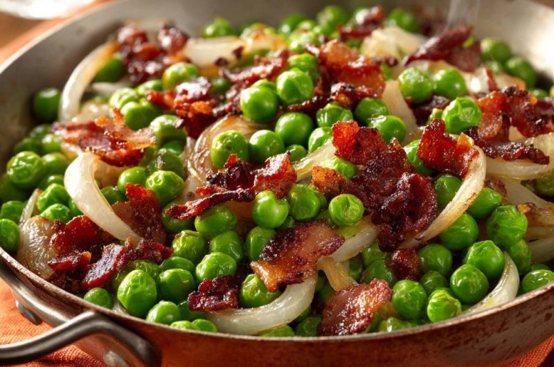 Knackige Erbsen mit Speck und Zwiebeln (Nie wieder matschige Erbsen!)