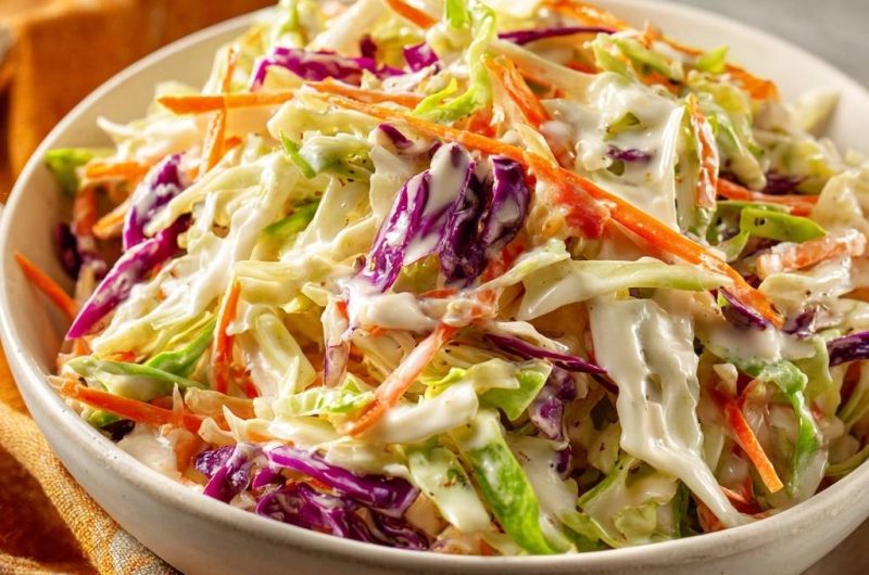 Knackiger Bunter Coleslaw (Nie wieder wässriger Kohl!)