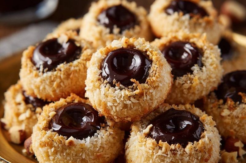 Kokos-Haselnuss-Makronen mit Schoko-Mitte