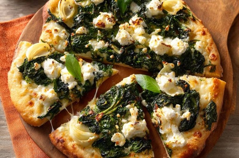 Spinat-Feta-Artischocken-Pizza (Nie wieder matschiger Teig durch Spinat!)