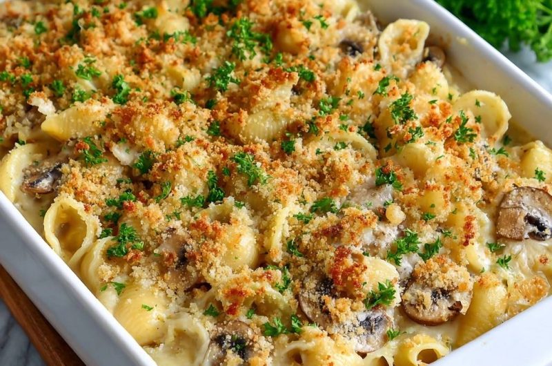 Cremiger Muschelnudel-Auflauf mit Pilzen