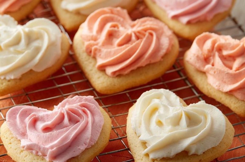 Herz-Butterplätzchen mit Frosting