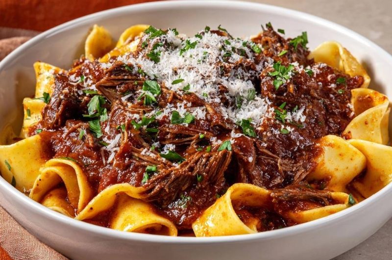 Rindfleisch-Ragù mit Mafaldine