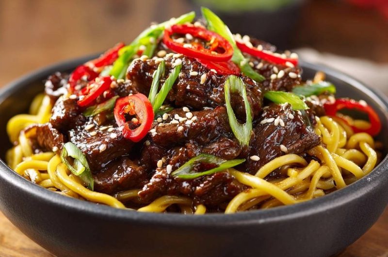 Scharfe Rindfleisch-Nudeln