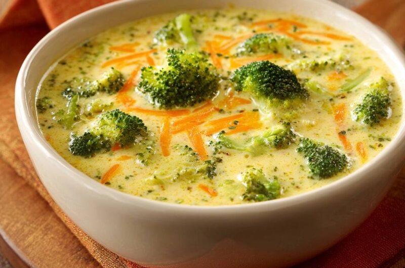 Cremige Brokkoli-Käse-Suppe