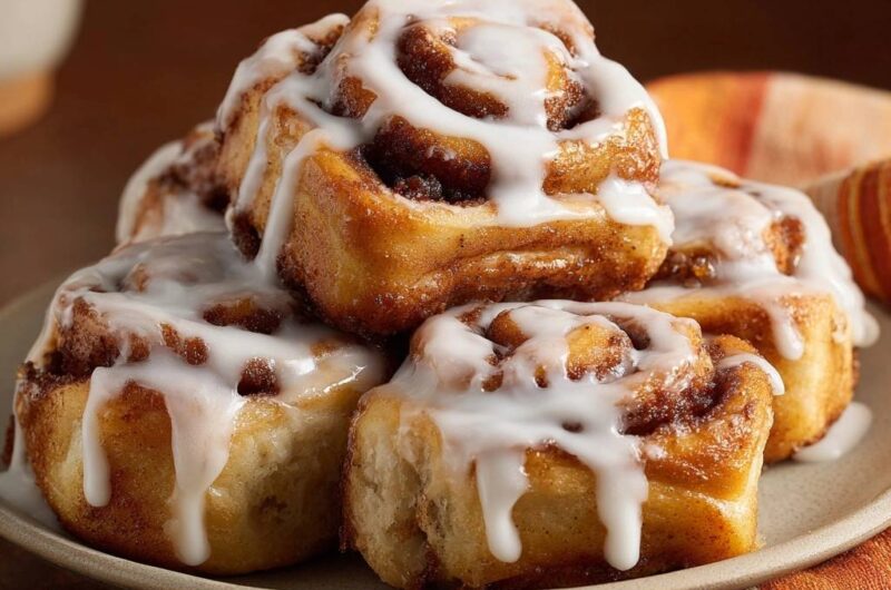Fluffige Zimtschnecken mit Cream-Cheese-Frosting