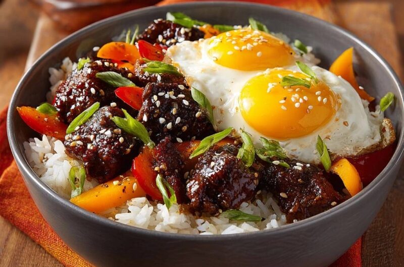 Herzhaftes Rindfleisch-Stir-Fry mit Spiegelei
