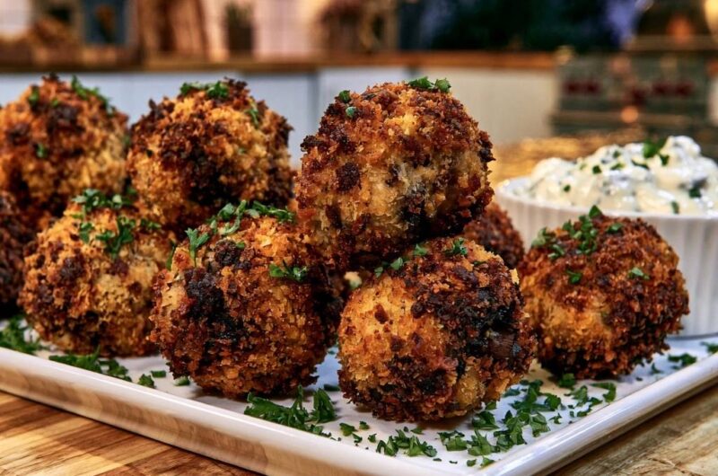 Goldbraune Bacon-Käsebällchen mit ultra-knuspriger Panade