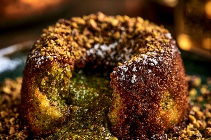 Pistazien-Lava-Cake mit flüssigem Kern